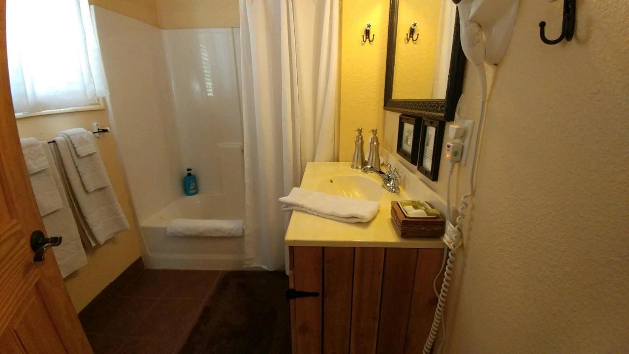 Alpaca Inn, The Лава Хот Спрингс Екстериор снимка