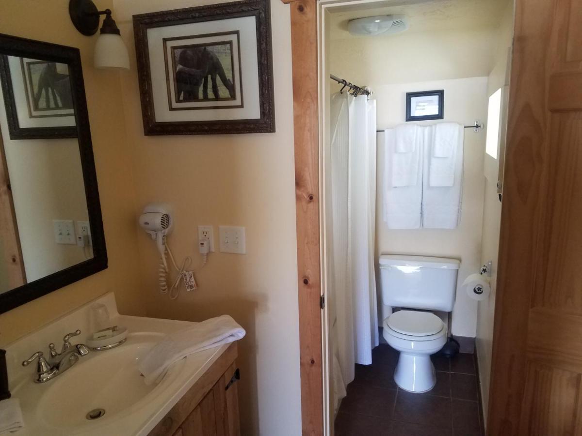 Alpaca Inn, The Лава Хот Спрингс Екстериор снимка