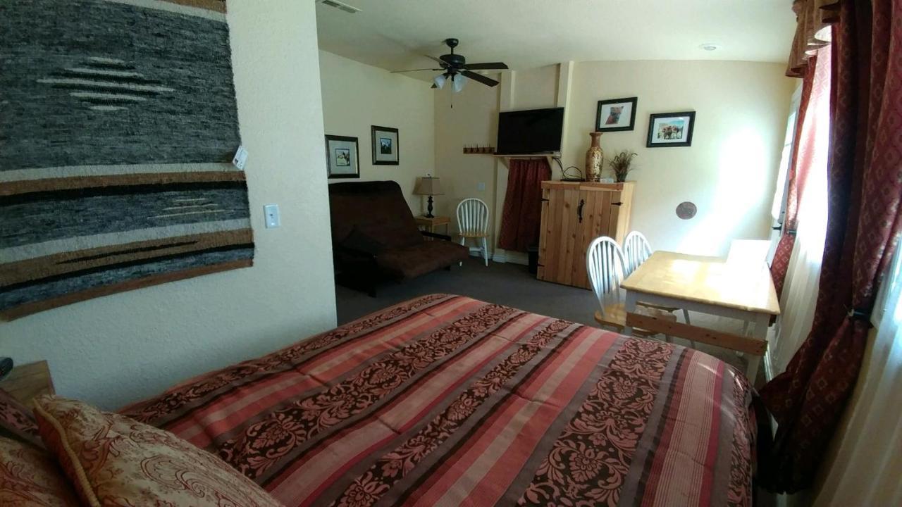 Alpaca Inn, The Лава Хот Спрингс Екстериор снимка