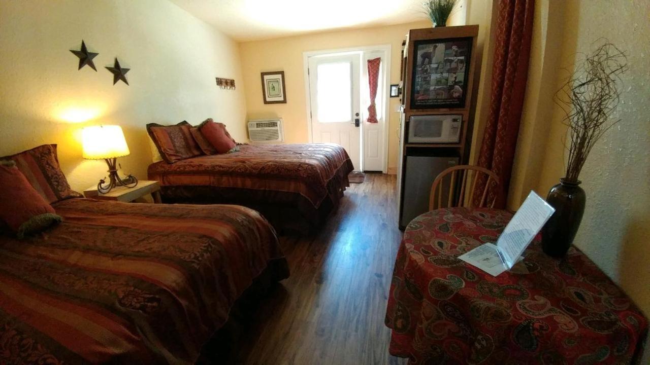 Alpaca Inn, The Лава Хот Спрингс Екстериор снимка