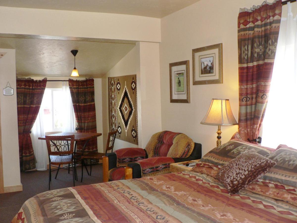 Alpaca Inn, The Лава Хот Спрингс Екстериор снимка